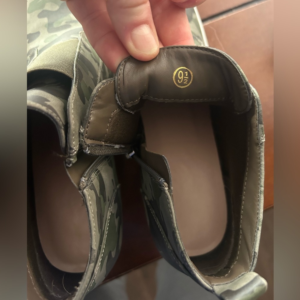 Wedge Sneakers - Picture 3 of 6